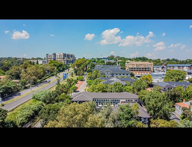 1,928M² OFFICE TO LET IN HYDE PARK